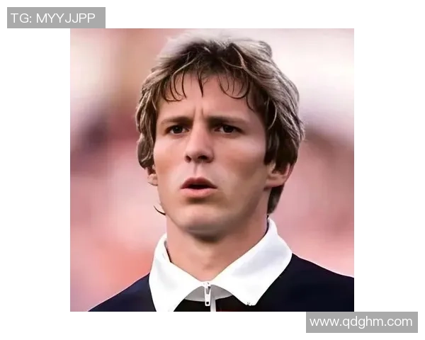 足球传奇退役瞬间回顾精彩集锦带你重温辉煌岁月与感动时刻 足球传奇退役瞬间回顾精彩集锦带你重温辉煌岁月与感动时刻