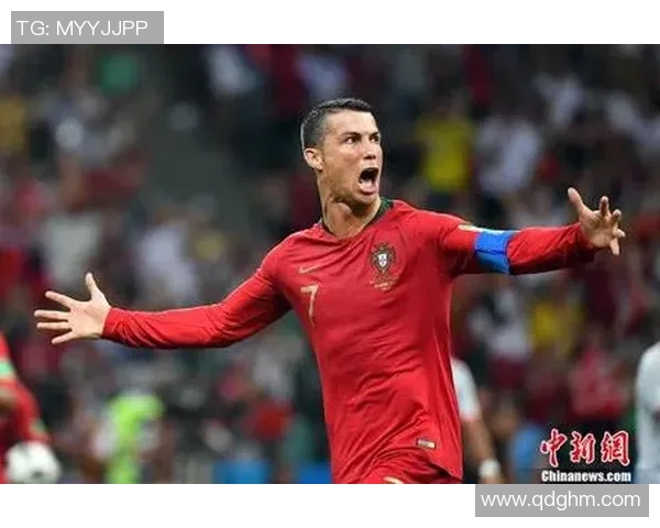 足球巨星亲临赛场为儿子加油助威展现父爱无疆 足球巨星亲临赛场为儿子加油助威展现父爱无疆